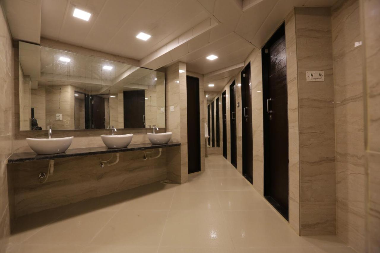 Qubestay Airport Capsule Hotel & Hostel Mumbai Kültér fotó
