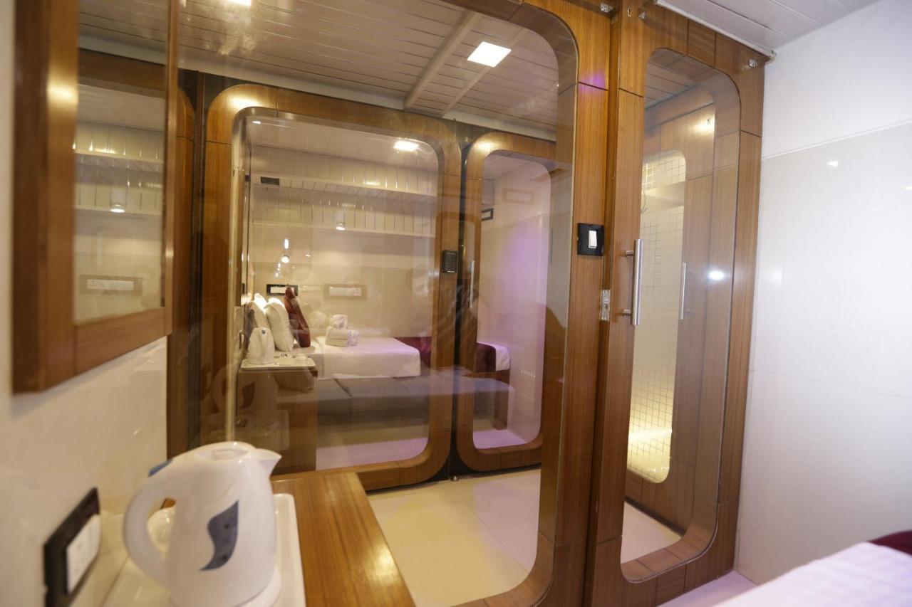 Qubestay Airport Capsule Hotel & Hostel Mumbai Kültér fotó