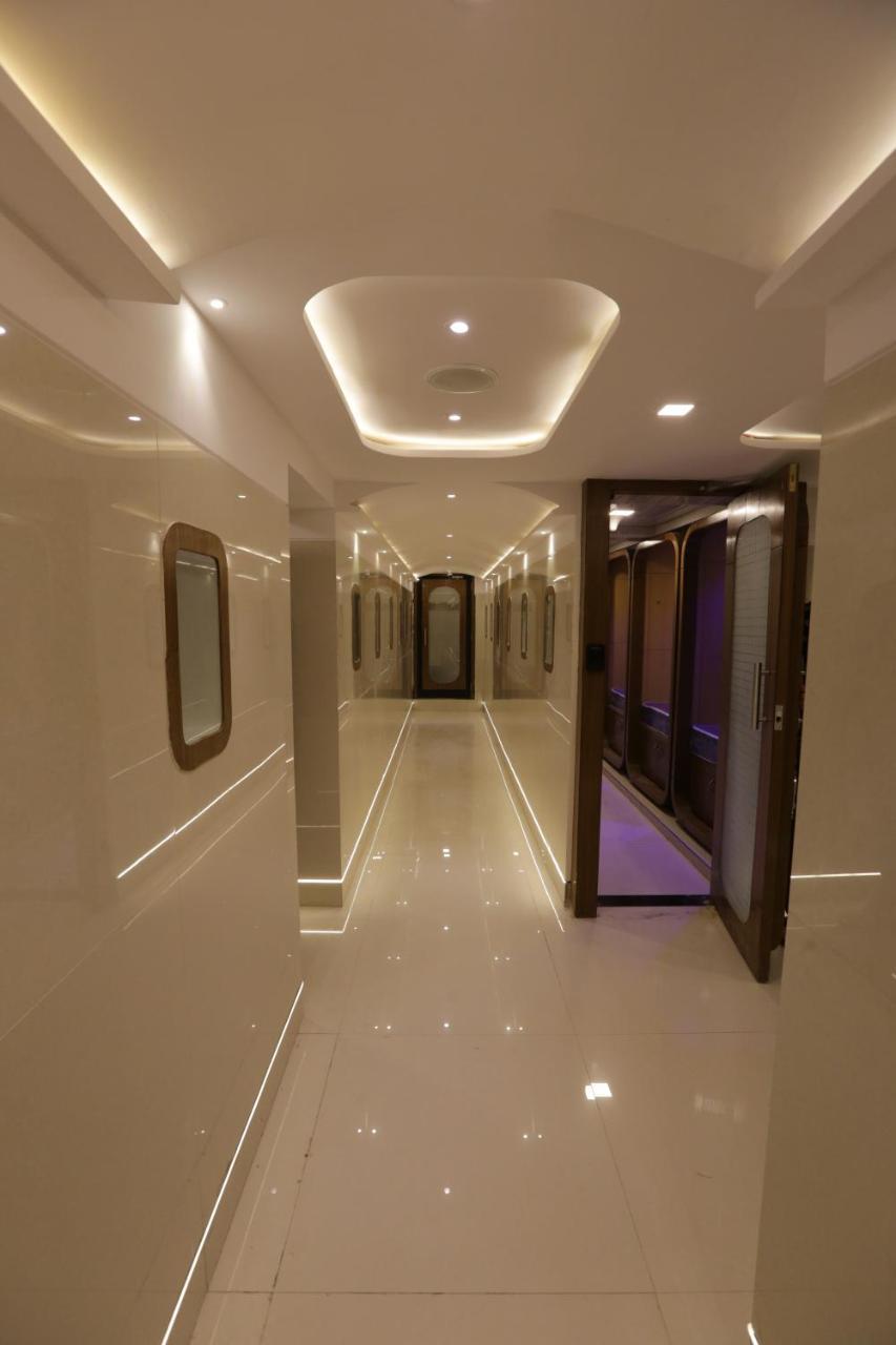 Qubestay Airport Capsule Hotel & Hostel Mumbai Kültér fotó