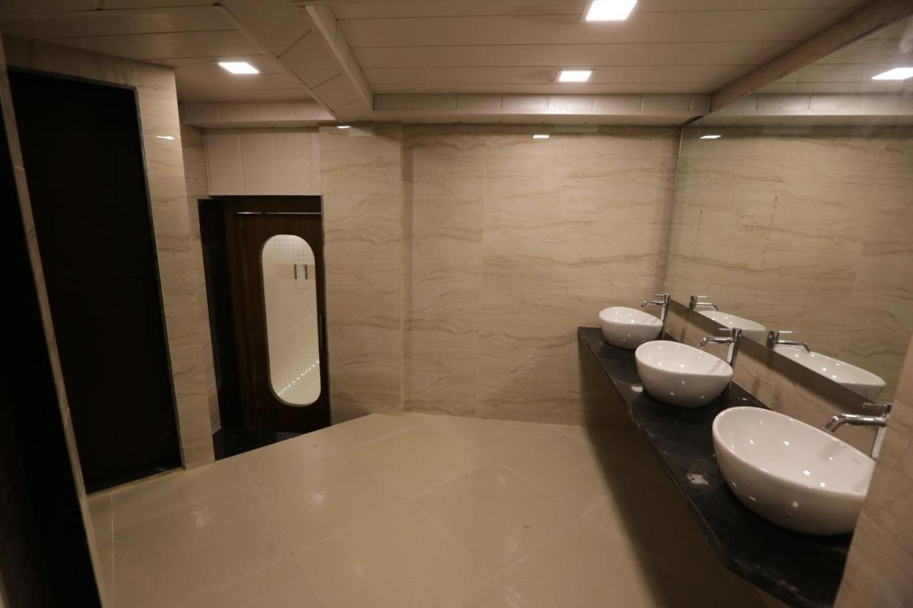Qubestay Airport Capsule Hotel & Hostel Mumbai Kültér fotó