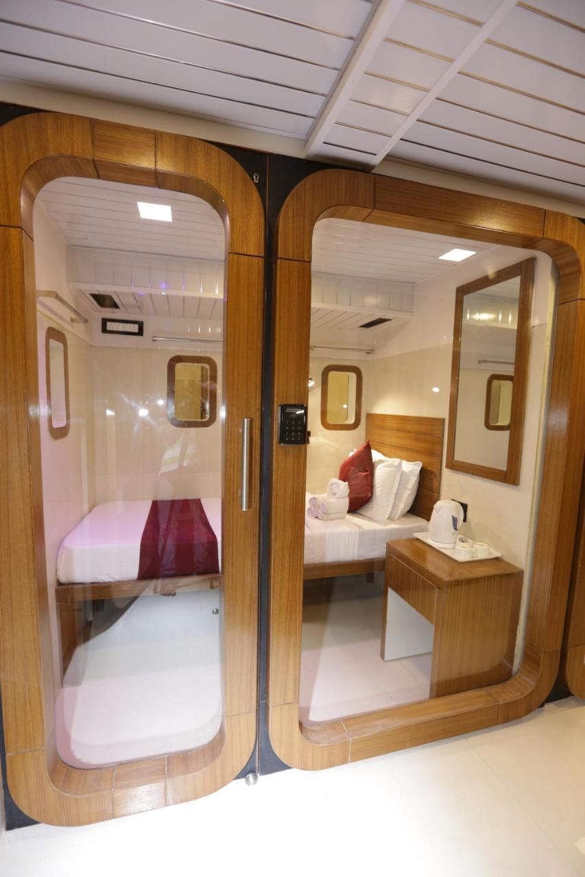 Qubestay Airport Capsule Hotel & Hostel Mumbai Kültér fotó