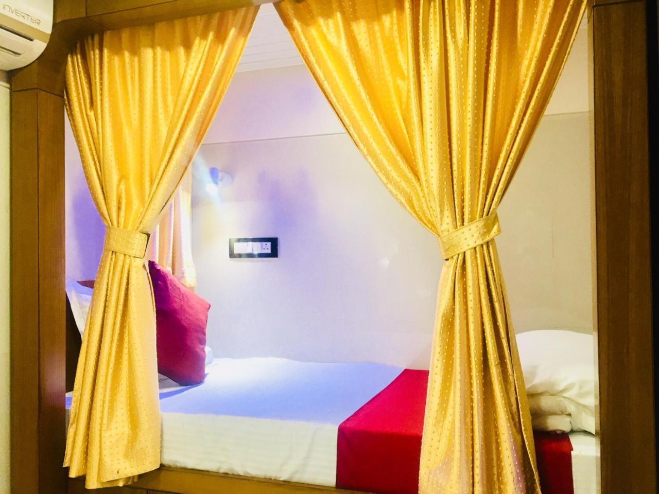 Qubestay Airport Capsule Hotel & Hostel Mumbai Kültér fotó