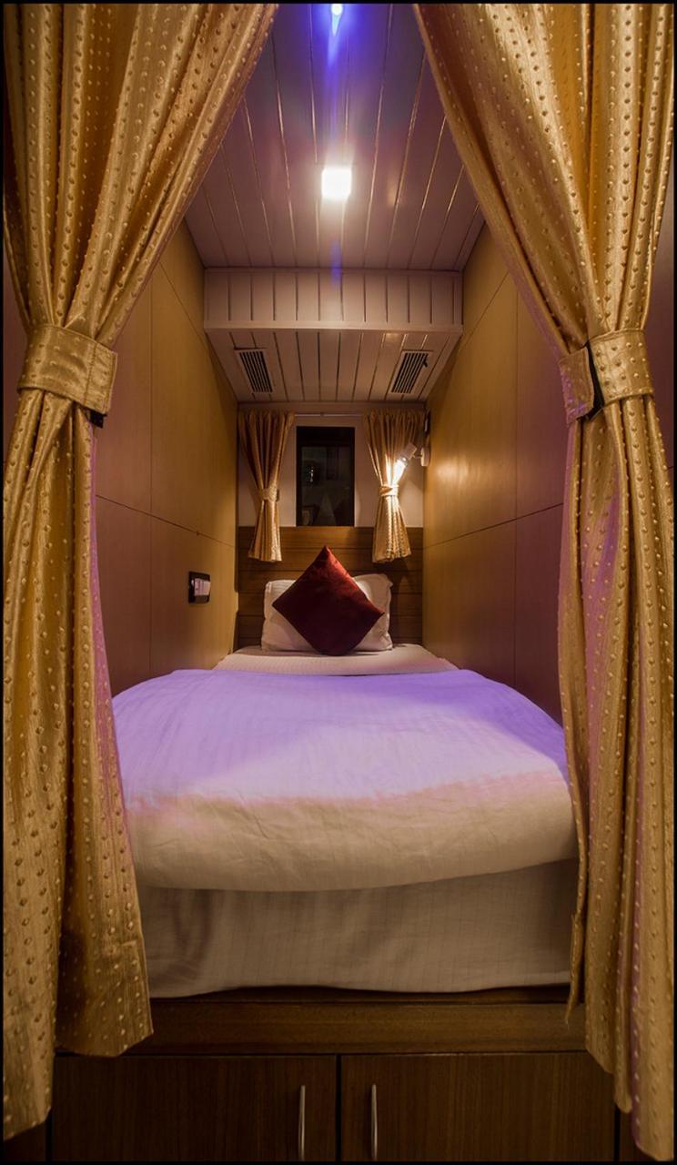 Qubestay Airport Capsule Hotel & Hostel Mumbai Kültér fotó