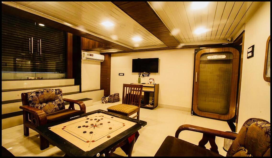 Qubestay Airport Capsule Hotel & Hostel Mumbai Kültér fotó